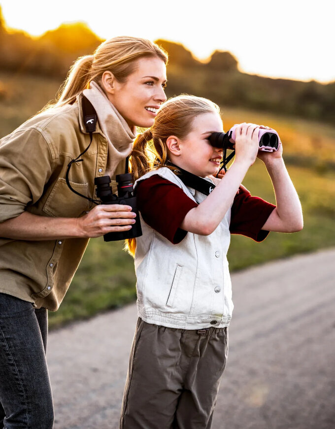 Kite Optics introduces new image-stabilized binoculars Kite Optics introduces new image-stabilized binoculars
