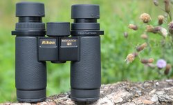Hands-on: Nikon Monarch HG 10x30